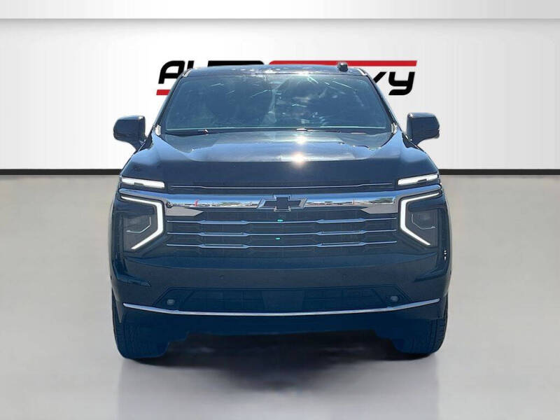 2025 Chevrolet Suburban LT