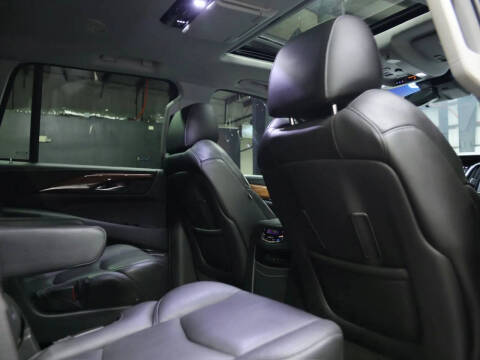 2017 Cadillac Escalade Luxury