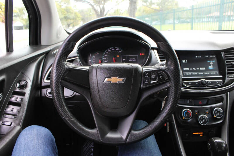 2017 Chevrolet Trax LS photo 25