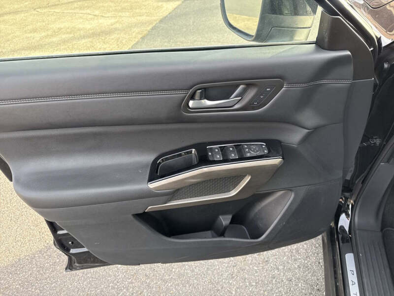 2024 Nissan Pathfinder Platinum