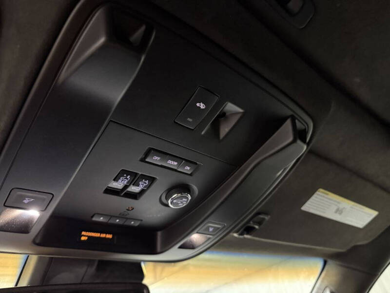 2016 Cadillac Escalade ESV Platinum