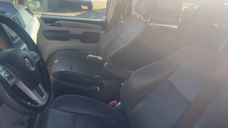 2012 Volkswagen Routan