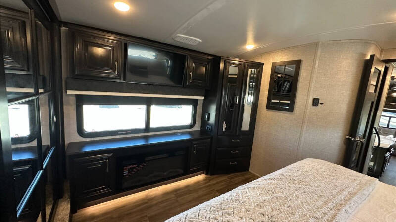 2022 Jayco Pinnacle