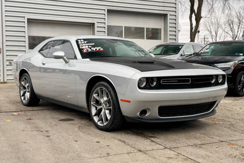 2022 Dodge Challenger SXT's photo