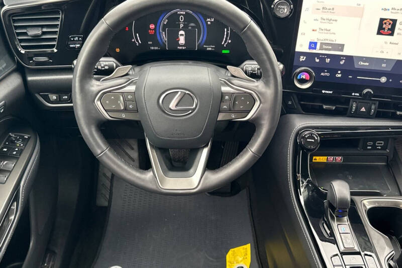 2025 Lexus NX 350h Premium