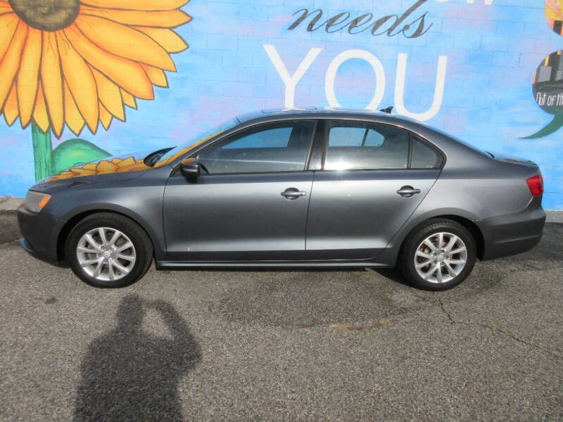 2011 Volkswagen Jetta SE w/Convenience photo 2