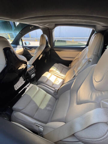 2016 Tesla Model X 90D