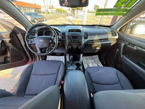 2013 Kia Sorento LX