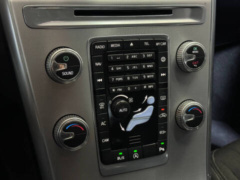 2017 Volvo XC60 T5 Dynamic