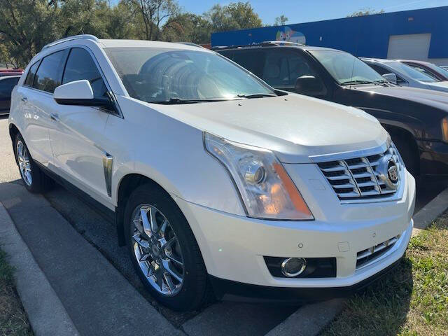 Cadillac SRX's photo