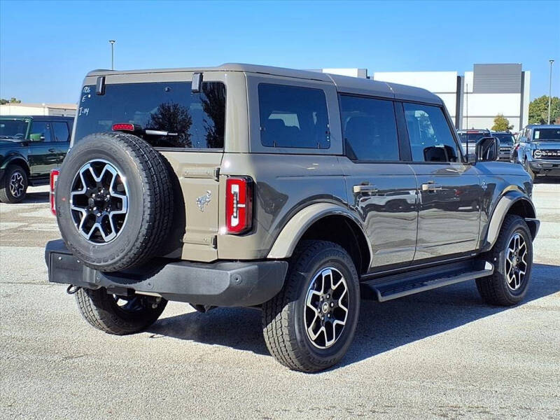 2025 Ford Bronco Outer Banks