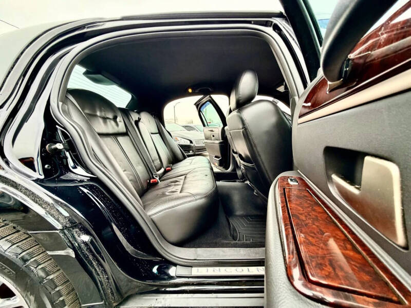 2008 Lincoln Town Car Signature Limited