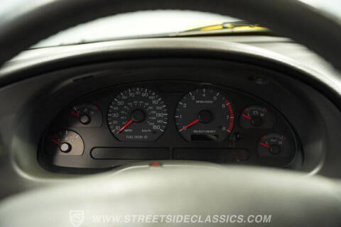 2004 Ford Mustang GT Deluxe
