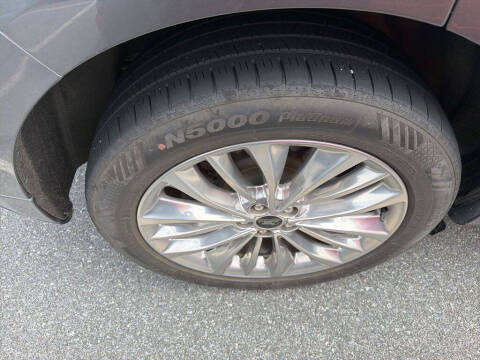 2022 Ford Edge Titanium