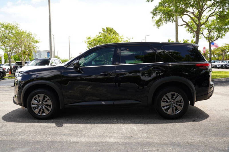 2023 Nissan Pathfinder S