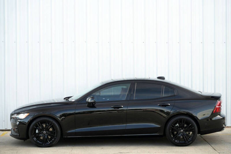 2024 Volvo S60 B5 Plus Black Edition