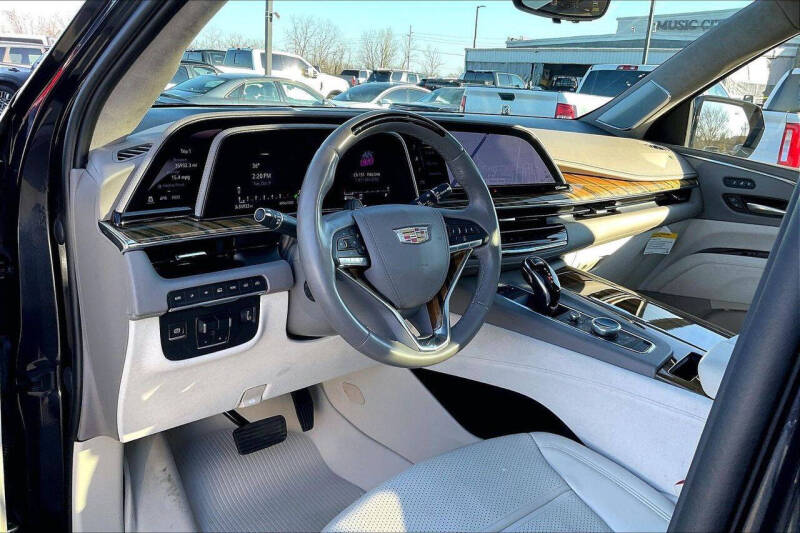 2023 Cadillac Escalade ESV Premium Luxury Platinum