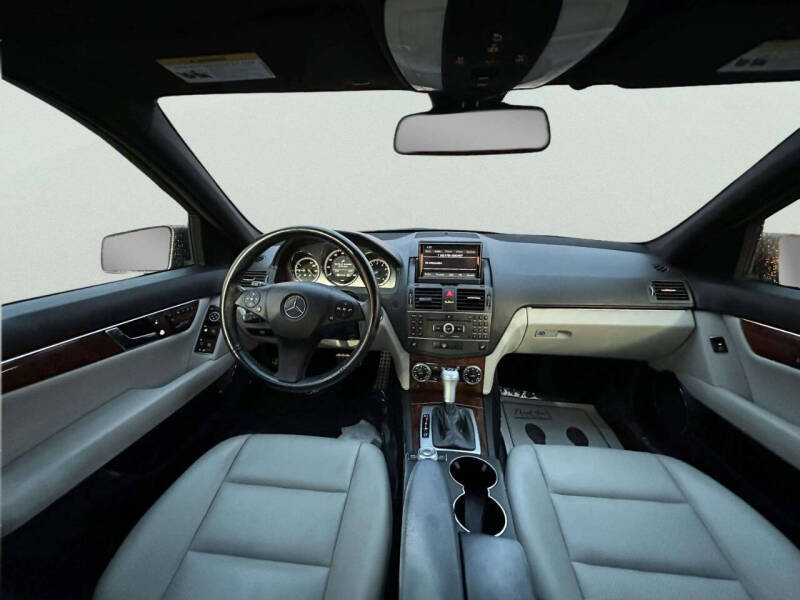 2011 Mercedes-Benz C-Class C 300 Luxury 4MATIC