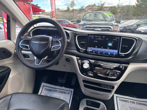 2024 Chrysler Pacifica Touring L