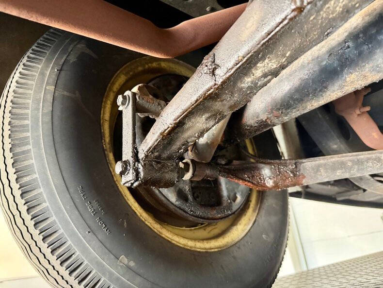 1948 Ford Super Deluxe