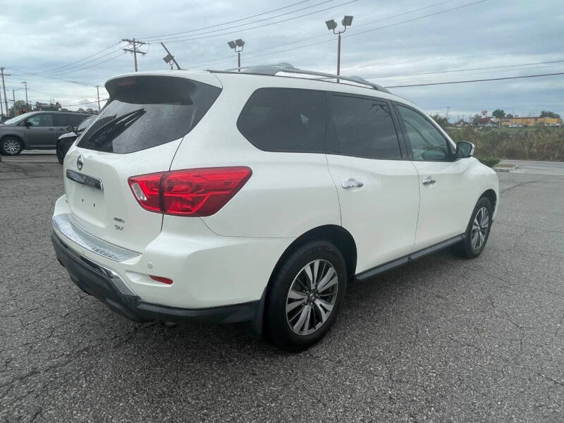 2017 Nissan Pathfinder SV