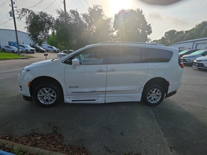 2020 Chrysler Pacifica Touring L