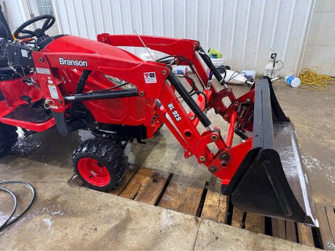 2022 Branson 2205h