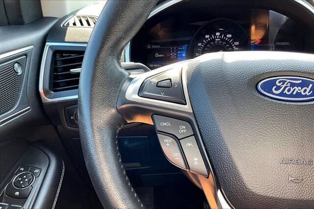 2021 Ford Edge Titanium