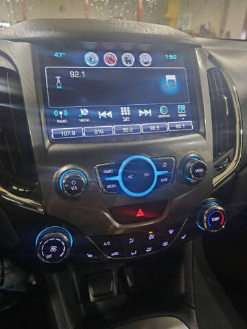 2017 Chevrolet Cruze LT Auto