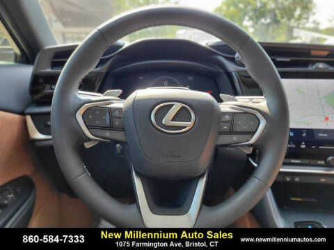 2023 Lexus RZ 450e Luxury