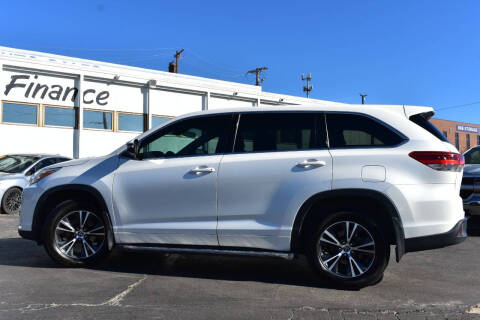 2017 Toyota Highlander LE