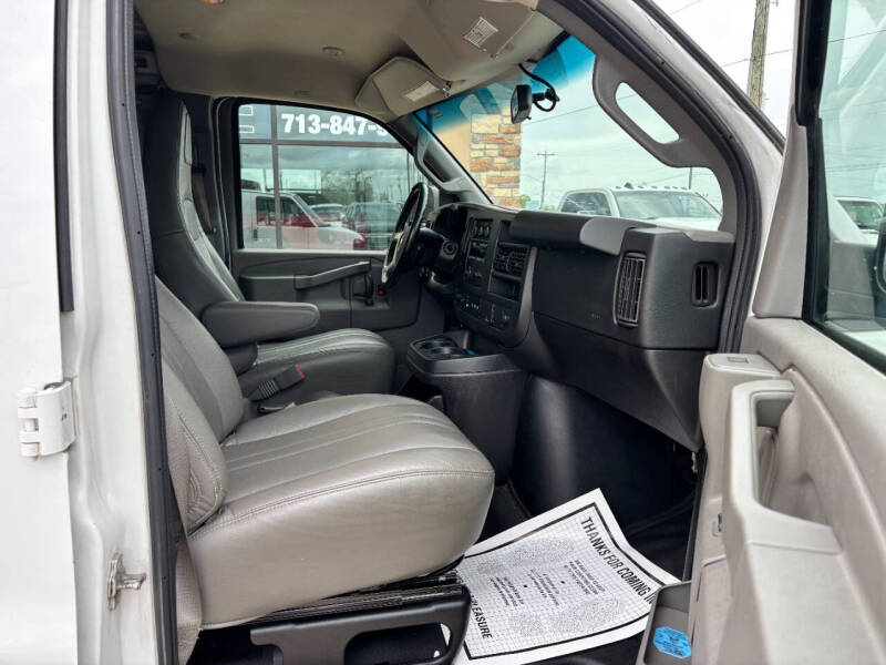 2017 Chevrolet Express 2500