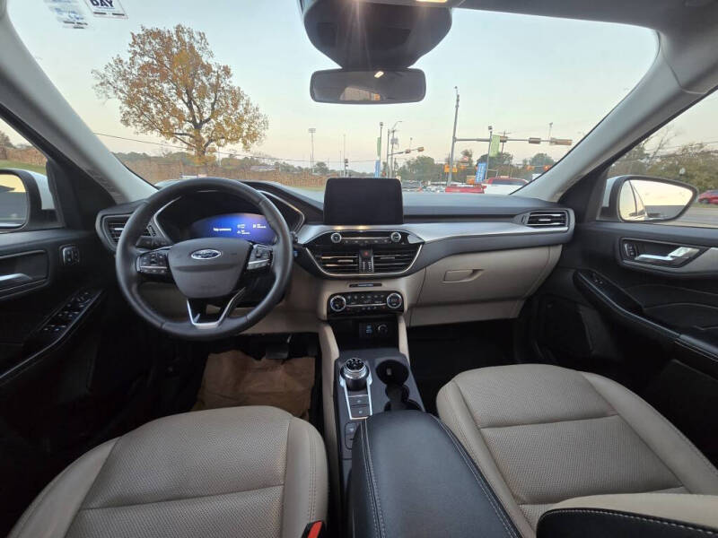 2021 Ford Escape Hybrid Titanium