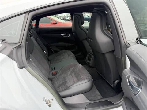 2023 Audi e-tron GT quattro Premium Plus