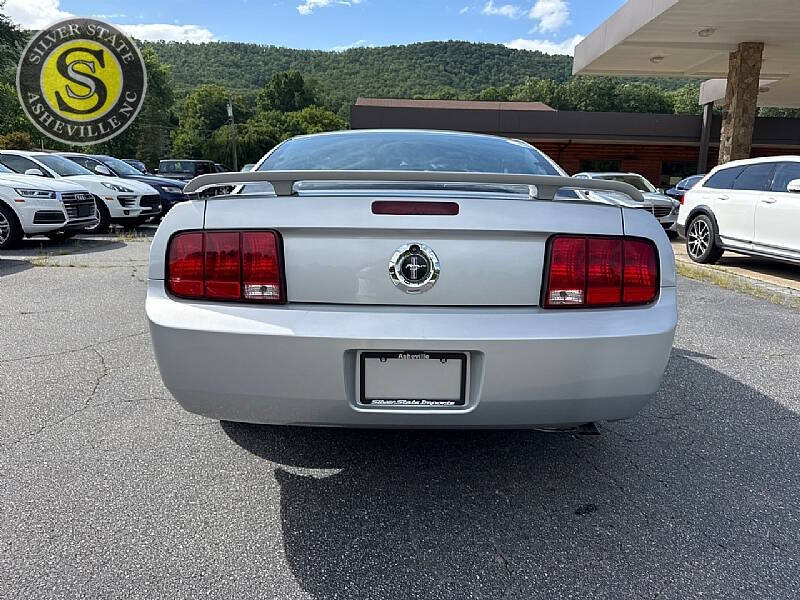 2005 Ford Mustang V6 Premium