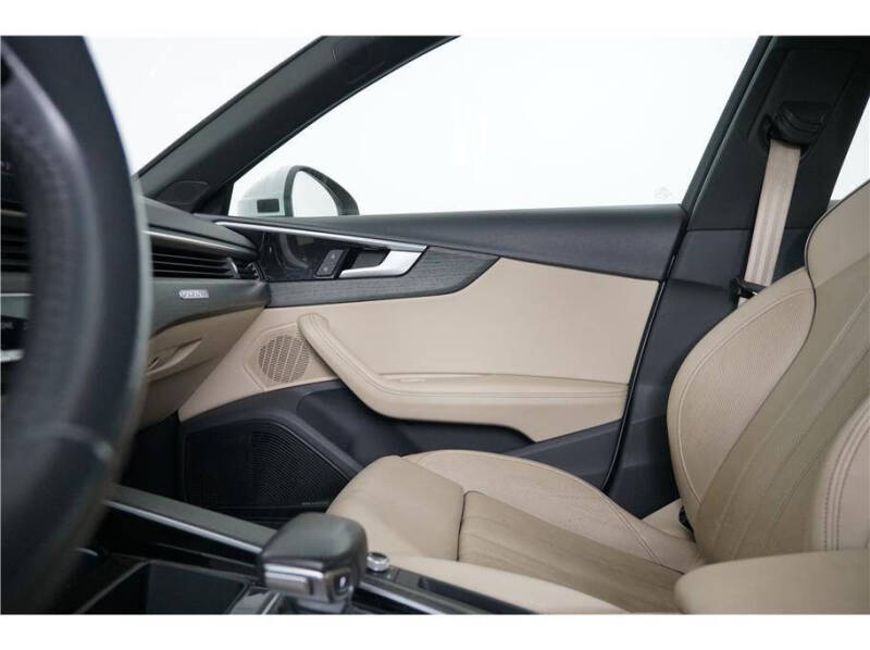 2020 Audi A4 quattro Premium Plus 45 TFSI