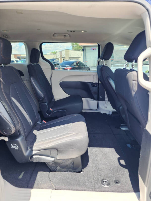 2017 Chrysler Pacifica Touring