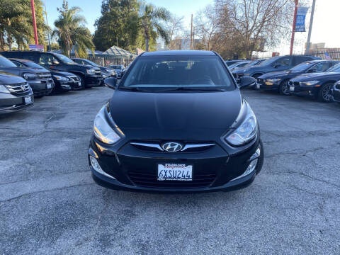 2013 Hyundai Accent SE