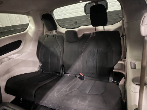 2017 Chrysler Pacifica LX
