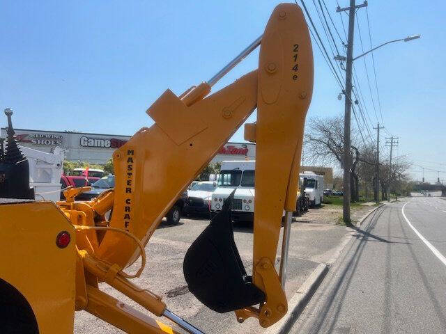 2015 Freightliner M2 106