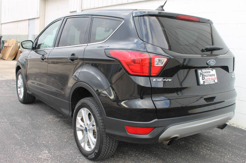 2019 Ford Escape SE photo 3