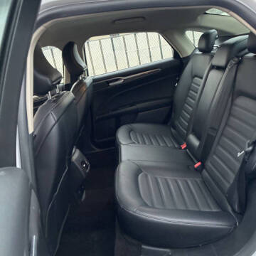 2017 Ford Fusion Hybrid SE