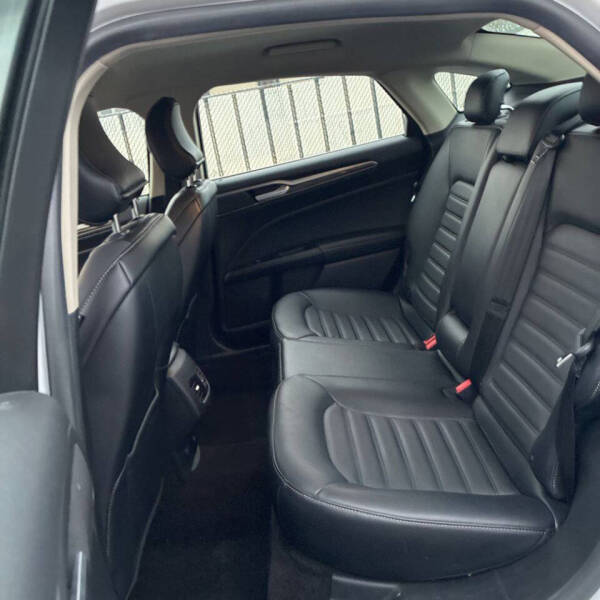 2017 Ford Fusion Hybrid SE