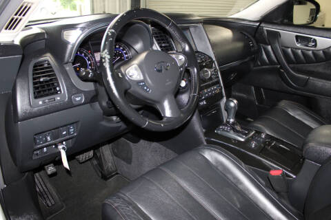 2016 Infiniti QX70