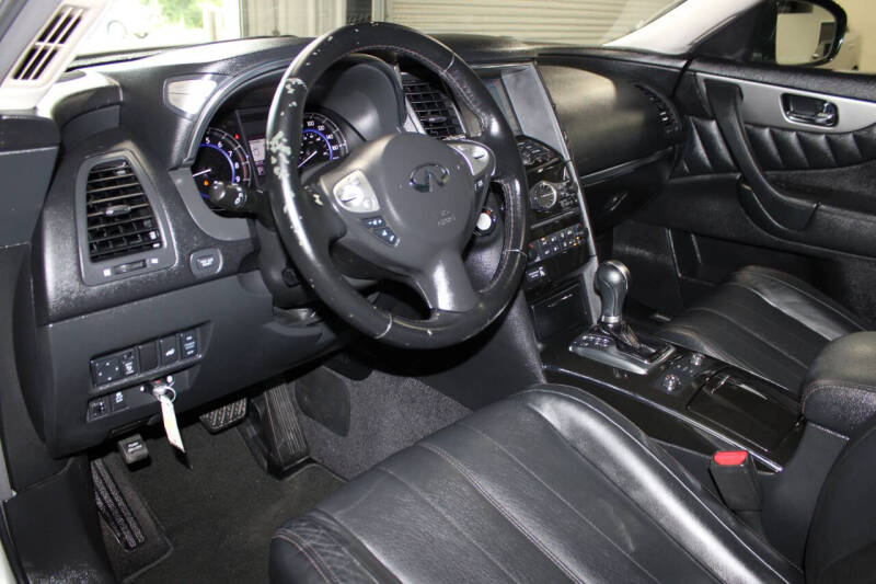 2016 Infiniti QX70