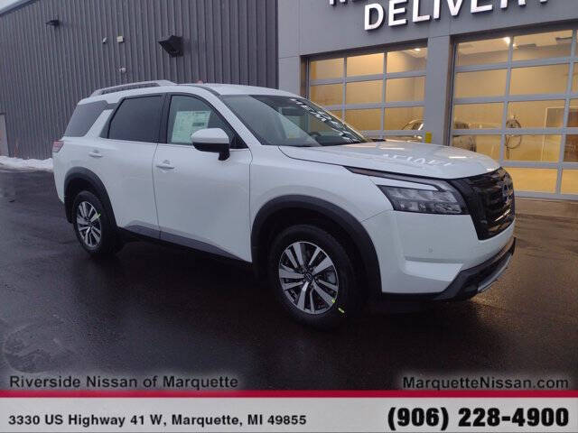 2025 Nissan Pathfinder SL