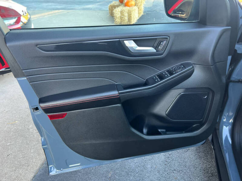 2025 Ford Escape ST-Line