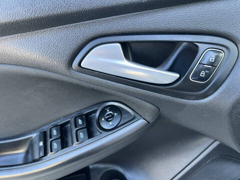 2017 Ford Focus SEL