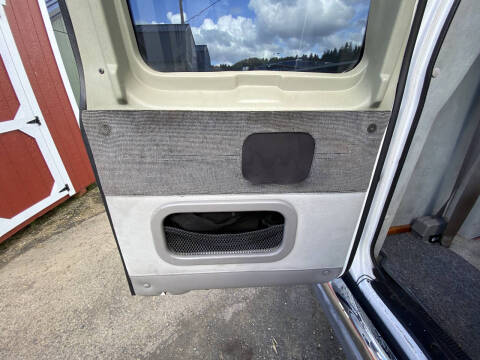 2004 Ford E-Series E-250 SD