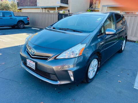 2014 Toyota Prius v Three